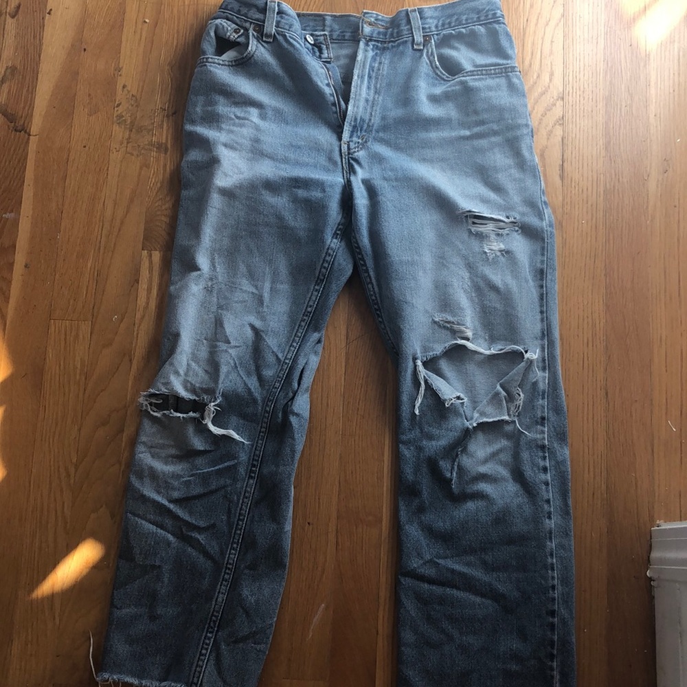 Distressed high waisted Levi’s